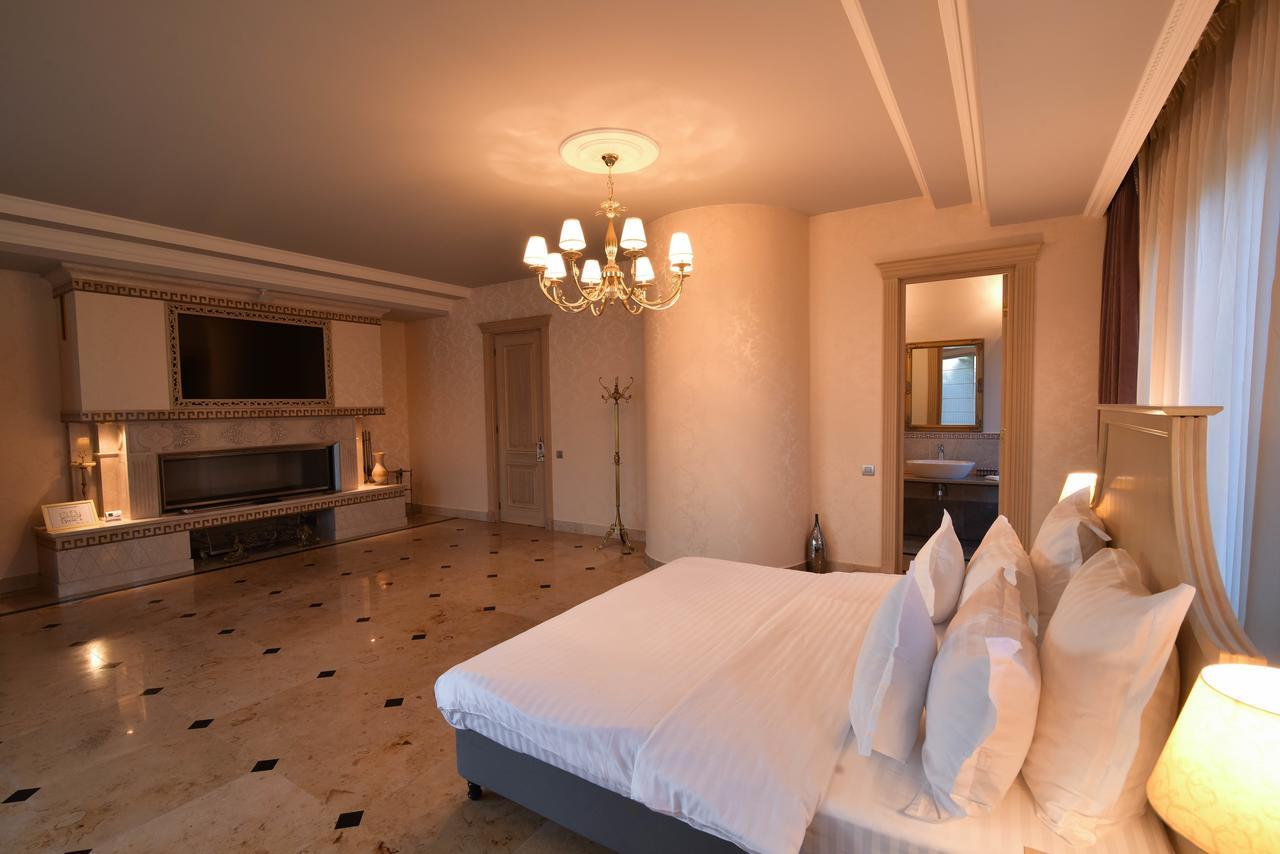 פלוייסטי Lacul Verde Resort מראה חיצוני תמונה