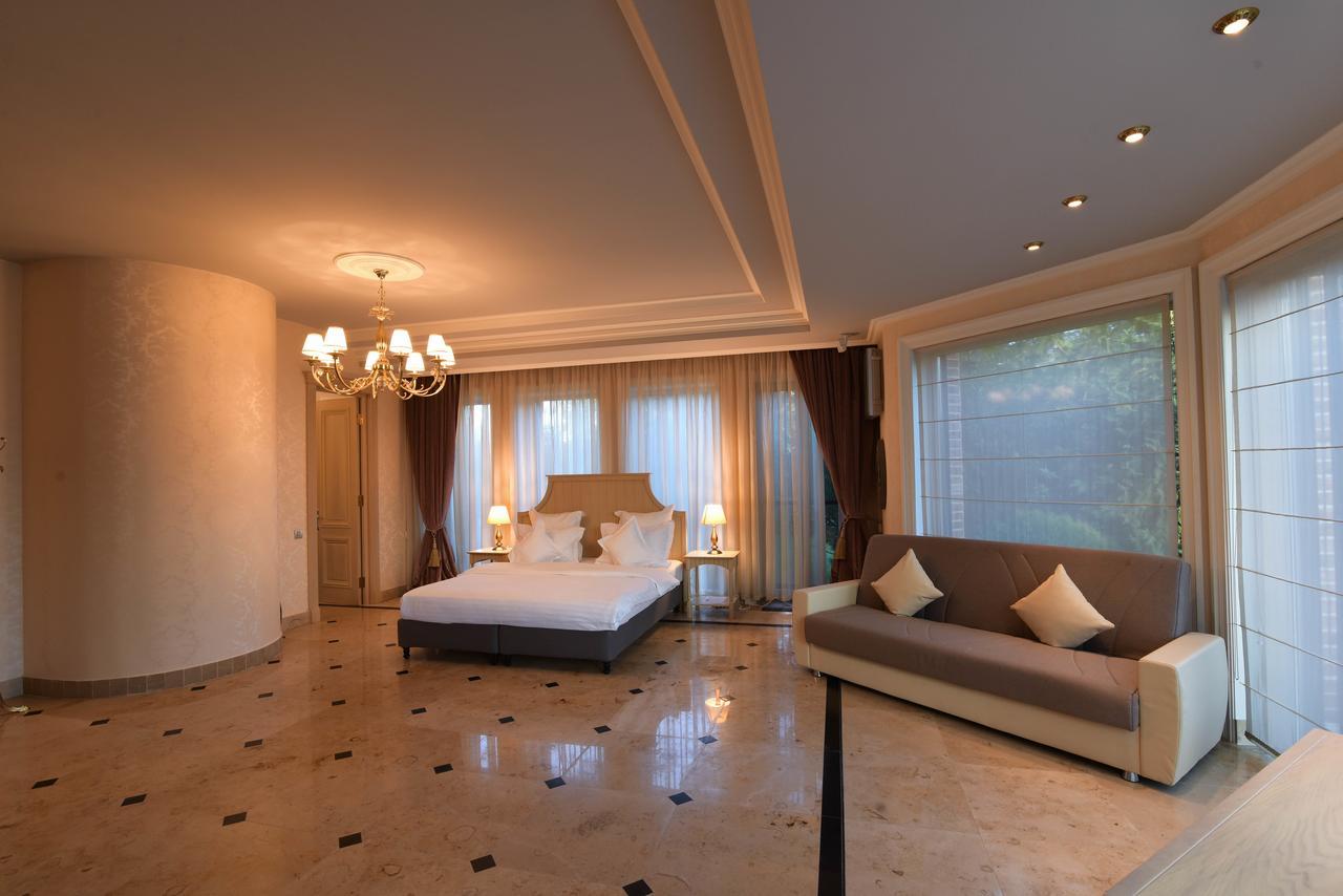 פלוייסטי Lacul Verde Resort מראה חיצוני תמונה